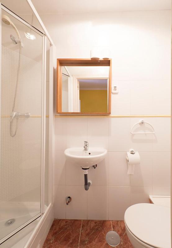 Apolo Xi Guest house